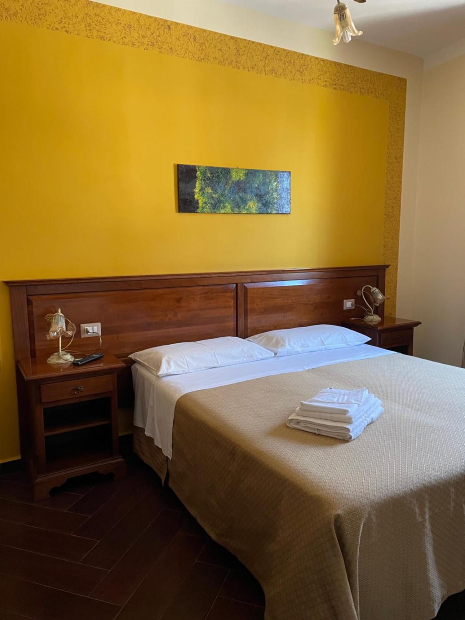 Hostal Borgo Patierno Conca della Campania Habitación foto
